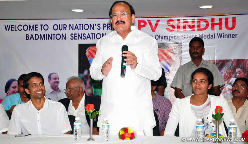 The Union Minister for Urban Development, Housing & Urban Poverty Alleviation and Information & Broadcasting, Shri M. Venkaiah Naidu addressing at the felicitation function of the Rio Olympics-2016 silver medalist Ms. P.V. Sindhu and Badminton coach Shri Pullela Gopichand, in Vijayawada on August 23, 2016