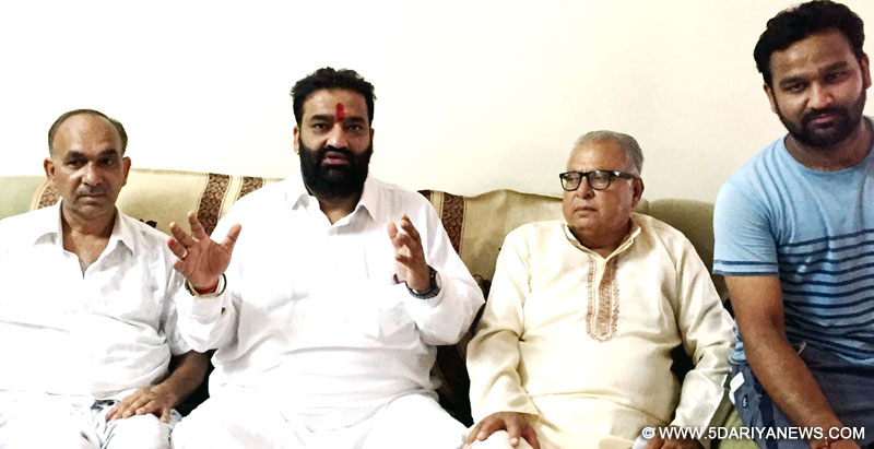 ब्राहमण समाज में काबिल लोगों को जोड़ देश में अपनी राजनितिक भागीदारी को मजबूत करेंगा ब्राह्मण महापंचायत - वीरेश शांडिल्य