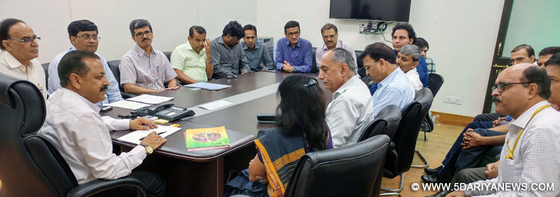 A delegation of DANICS (Delhi Andaman & Nicobar Islands Civil Service) officers’ Association calling on the Minister of State for Development of North Eastern Region (I/C), Prime Minister’s Office, Personnel, Public Grievances & Pensions, Atomic Energy and Space, Dr. Jitendra Singh, in New Delhi on August 25, 2016.