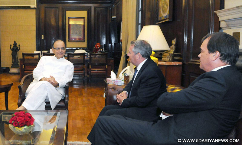 The MP, UK, Secretary for State for International Trade, Dr. Liam Fox meeting the Union Minister for Finance and Corporate Affairs, Shri Arun Jaitley, in New Delhi on August 29, 2016.