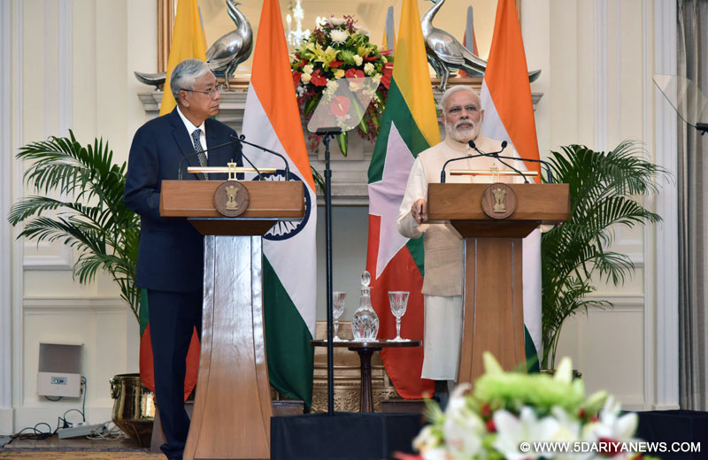 The Prime Minister, Shri Narendra Modi with the President of Myanmar, Mr. Htin Kyaw in joint media briefing, at Hyderabad House, in New Delhi on August 29, 2016.