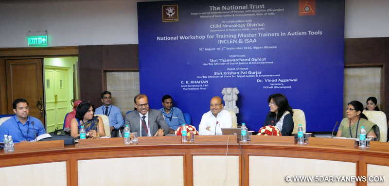 The Union Minister for Social Justice and Empowerment, Shri Thaawar Chand Gehlot interacting with the master trainers, at the “National Workshop on Autism Tools”, organised by the National Trust under the Ministry of Social Justice and Empowerment, in New Delhi on September 01, 2016.