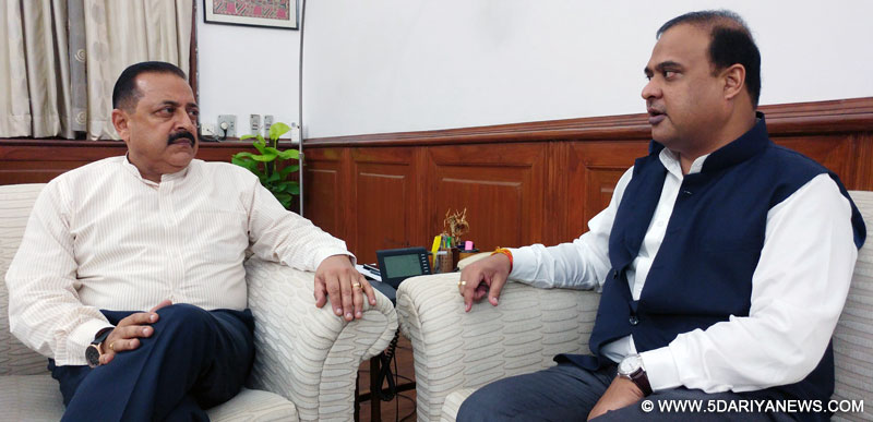 The Minister for Finance, Education and Health, Assam, Dr. Himanta Biswa Sarma calling on the Minister of State for Development of North Eastern Region (I/C), Prime Minister’s Office, Personnel, Public Grievances & Pensions, Atomic Energy and Space, Dr. Jitendra Singh, in New Delhi on August 31, 2016. 