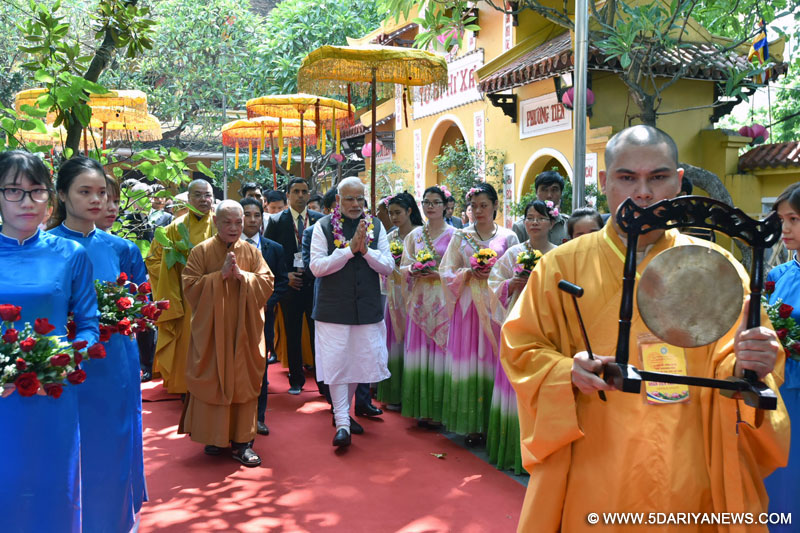 The Prime Minister, Shri Narendra Modi at the Quan Su Pagoda, in Hanoi, Vietnam on September 03, 2016.