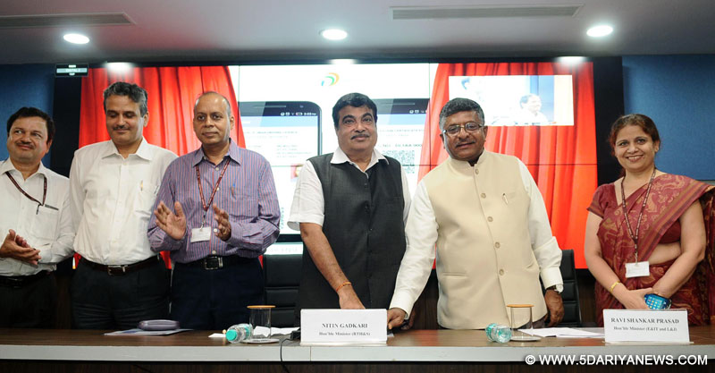 The Union Minister for Electronics & Information Technology and Law & Justice, Shri Ravi Shankar Prasad and the Union Minister for Road Transport & Highways and Shipping, Shri Nitin Gadkari jointly launching the Integration of Digital Locker with Driving Licence and vehicle registration system of the Ministry of Transport and Highways, in New Delhi on September 07, 2016.