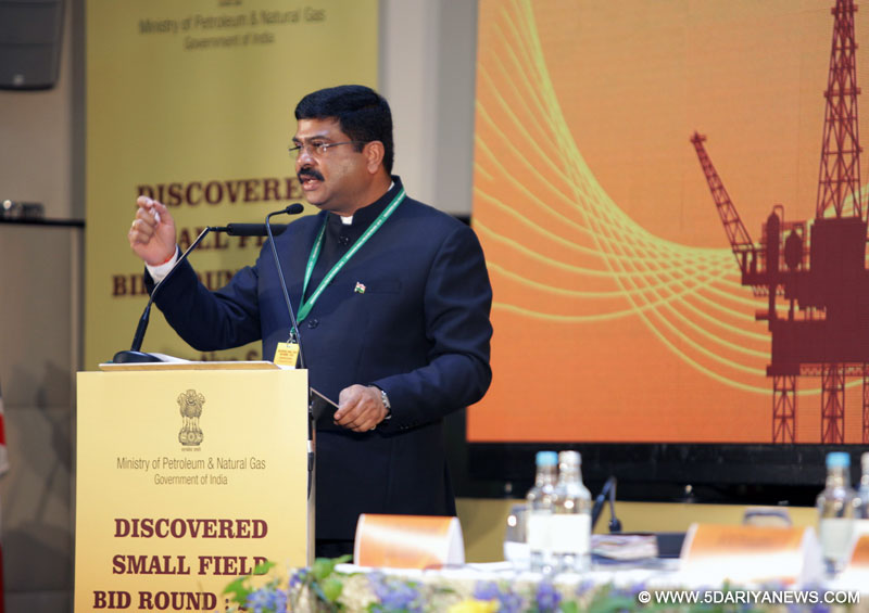 The Minister of State for Petroleum and Natural Gas (Independent Charge), Shri Dharmendra Pradhan speaking at a road show for small discovered gas field, in London, UK on September 12, 2016.