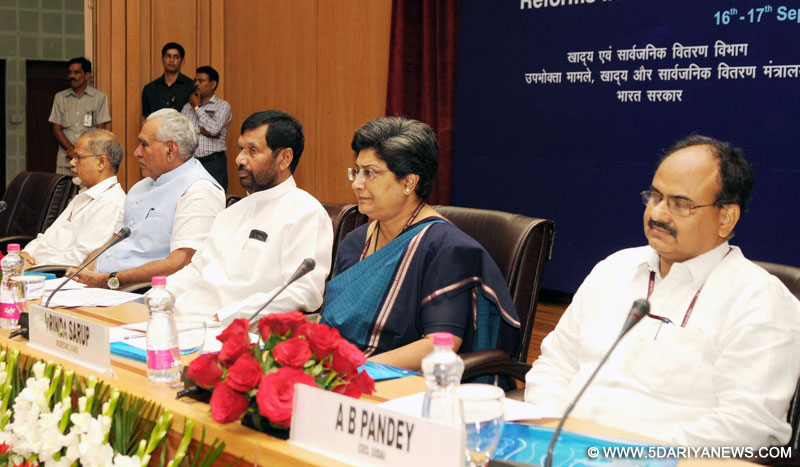 The Union Minister for Consumer Affairs, Food and Public Distribution, Shri Ram Vilas Paswan briefing the media about the PDS reforms, in New Delhi on September 16, 2016.