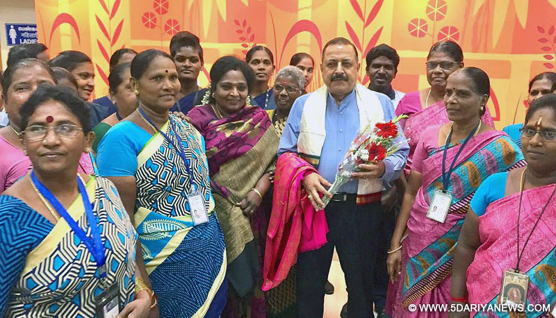  Dr. Jitendra Singh participating in the Sewa Diwas programme, in Chennai on September 17, 2016.