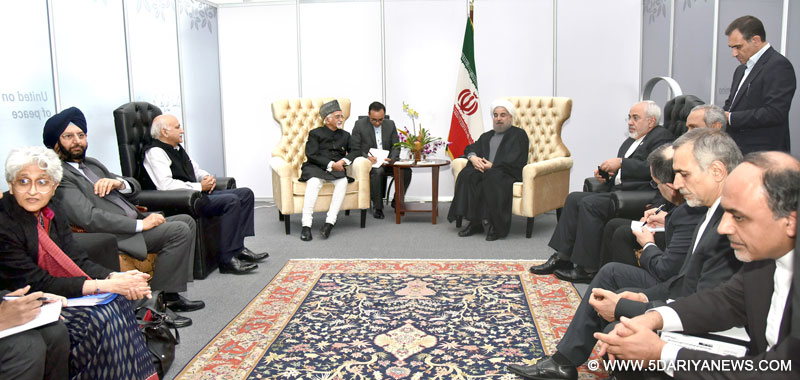 हामिद अंसारी ने ईरान के राष्ट्रपति हसन रूहानी से मुलाकात की
