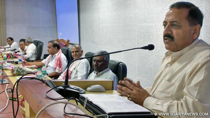 Dr. Jitendra Singh addressing the joint meeting of the Ministry of DoNER and Assam State Government, at the State Secretariat, in Guwahati on October 03, 2016.