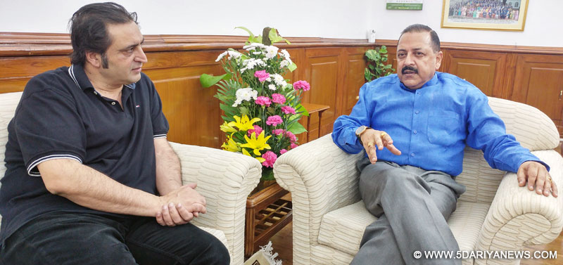 The Minister for Science & Technology, Social Welfare, ARI & Trainings, Jammu & Kashmir, Shri Sajad Gani Lone calling on the Minister of State for Development of North Eastern Region (I/C), Prime Minister’s Office, Personnel, Public Grievances & Pensions, Atomic Energy and Space, Dr. Jitendra Singh, in New Delhi on October 10, 2016.