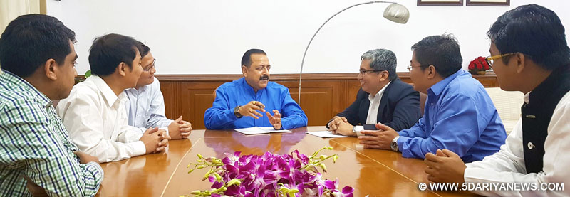 Dr. Jitendra Singh listening to the grievances of a delegation of "Chakma" migrants, in New Delhi on October 10, 2016.