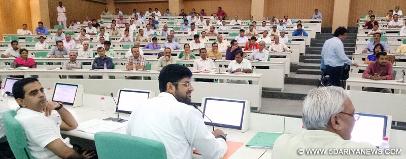 टोल रोड से पशु हटाएं अन्यथा टोल लेना बंद करें- दुष्यंत चौटाला