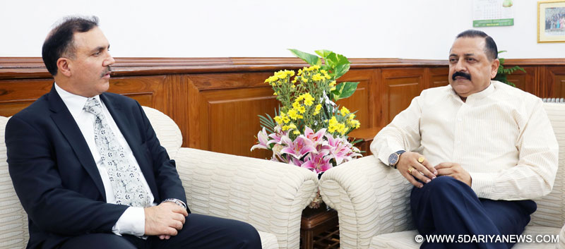 The newly appointed Chairman of J&K Bank, Shri Parvez Ahmed calling on the Minister of State for Development of North Eastern Region (I/C), Prime Minister’s Office, Personnel, Public Grievances & Pensions, Atomic Energy and Space, Dr. Jitendra Singh, in New Delhi on October 19, 2016.