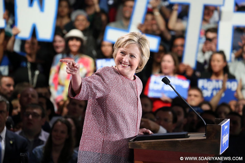  Hillary Clinton