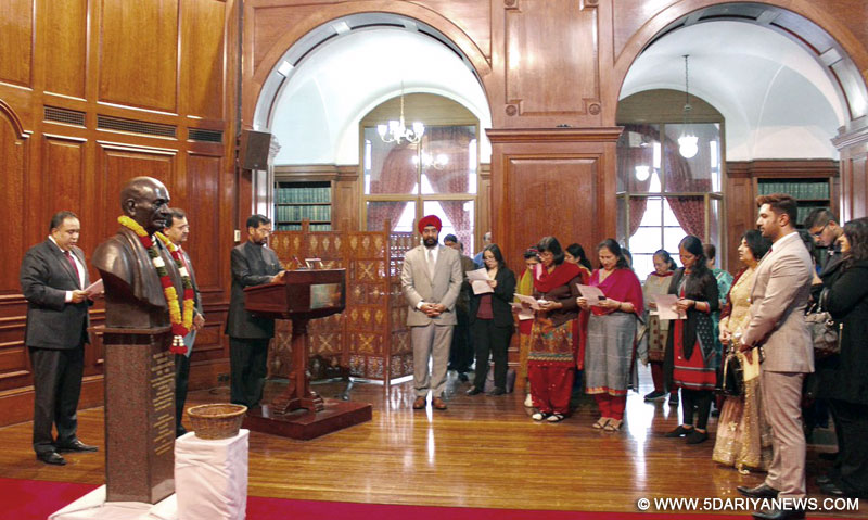 The Union Minister for Consumer Affairs, Food and Public Distribution, Shri Ram Vilas Paswan administering the pledge to the officials, on the occasion of the Rashtriya Ekta Diwas, at London High Commission