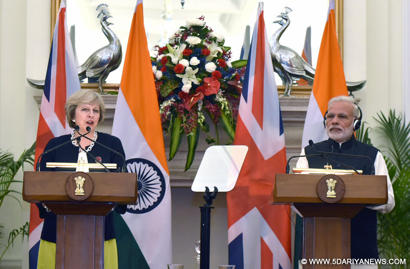 The Prime Minister, Shri Narendra Modi with the Prime Minister of United Kingdom, Ms. Theresa May, at the Joint Press Briefing, at Hyderabad House, in New Delhi on November 07, 2016.