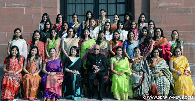 The President, Shri Pranab Mukherjee with the delegation from Young FICCI Ladies Organisation (YFLO), at Rashtrapati Bhavan, in New Delhi on December 15, 2016.