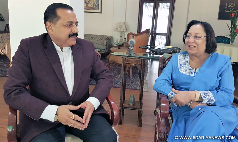  The Minister of State for Development of North Eastern Region (I/C), Prime Minister’s Office, Personnel, Public Grievances & Pensions, Atomic Energy and Space, Dr. Jitendra Singh calling on the Governor of Manipur, Dr. Najma Heptulla, in New Delhi on January 03, 2017.