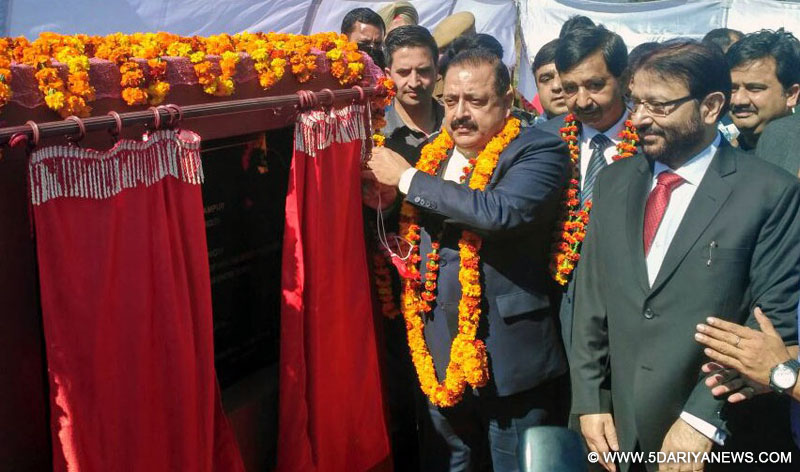Dr. Jitendra Singh unveiling the plaque to lay the foundation stone for 10 KW FM Station, at village Malhar, in Udhampur, Jammu and Kashmir on March 05, 2017. The Director General, All India Radio, Shri Fayyaz Sheheryar is also seen.