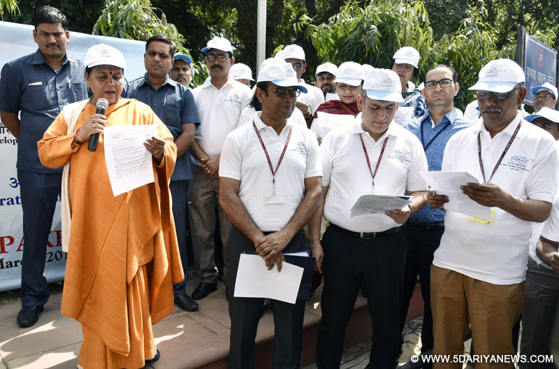 The Union Minister for Water Resources, River Development and Ganga Rejuvenation, Sushri Uma Bharti administering the ‘Swachhata’ pledge, at the inauguration of the Swachh Bharat Pakhwada in the Ministry of Water Resources, River Development and Ganga Rejuvenation, in New Delhi on March 16, 2017.