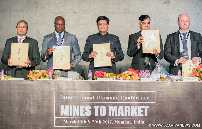 The Minister of State for Power, Coal, New and Renewable Energy and Mines (Independent Charge), Shri Piyush Goyal releasing the Jewellery Trend Book 2018, at the “International Diamond Conference: Mines to Market”, in Mumbai on March 19, 2017.
