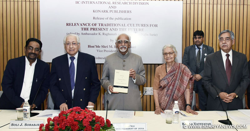 The Vice President, Shri M. Hamid Ansari releasing the book titled ‘Relevance of Traditional Cultures for the present and the future’, edited by Shri Nalin Surie and Shri K. Raghunath, in New Delhi on March 22, 2017.