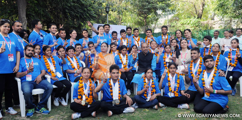 The Minister of State for Youth Affairs and Sports (I/C), Water Resources, River Development and Ganga Rejuvenation, Shri Vijay Goel felicitated the team of Special Olympics Bharat who recently participated in World Winter Games 2017 in Austria, New Delhi on March 27, 2017.