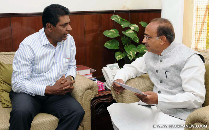 The former Tennis player, Shri Vijay Amritraj calling on the Minister of State for Youth Affairs and Sports (I/C), Water Resources, River Development and Ganga Rejuvenation, Shri Vijay Goel, in New Delhi on April 11, 2017.
