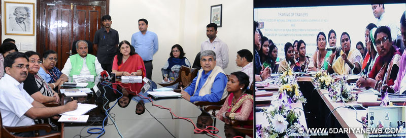 The Union Minister for Women and Child Development, Smt. Maneka Sanjay Gandhi along with Union Minister for Rural Development, Panchayati Raj, Drinking Water and Sanitation, Shri Narendra Singh Tomar launching the ‘Training Programme for Women Sarpanches’, through video conference, in New Delhi on April 17, 2017.	