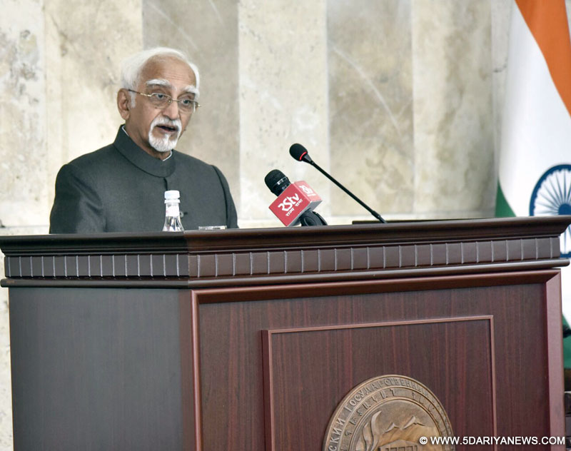 The Vice President, Shri M. Hamid Ansari delivering the lecture at the Yerevan State University, in Yerevan, Armenia on April 26, 2017. 