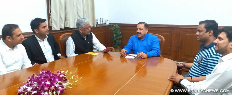 A delegation of J&K Bar Association, led by its newly elected President, Advocate B.S. Salathia, calling on the Minister of State for Development of North Eastern Region (I/C), Prime Minister’s Office, Personnel, Public Grievances & Pensions, Atomic Energy and Space, Dr. Jitendra Singh, in New Delhi on May 08, 2017,