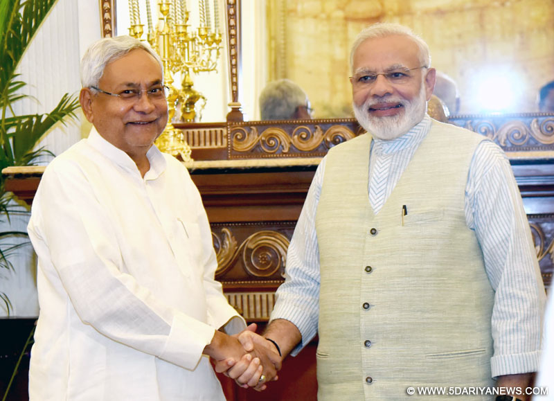 प्रधानमंत्री नरेंद्र मोदी से मिले नीतीश कुमार