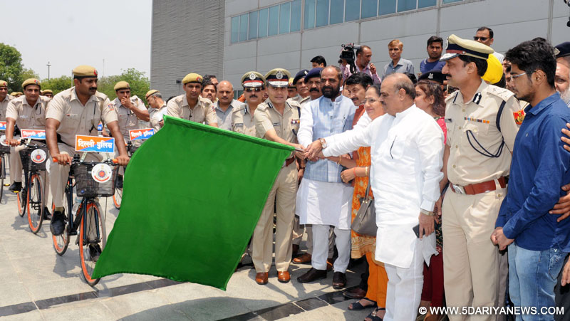 The Minister of State for Home Affairs, Shri Hansraj Gangaram Ahir flagging off the Bicycle Patrols by Delhi Police, in Delhi on May 30, 2017. The Delhi Commissioner of Police, Shri Amulya Patnaik is also seen.