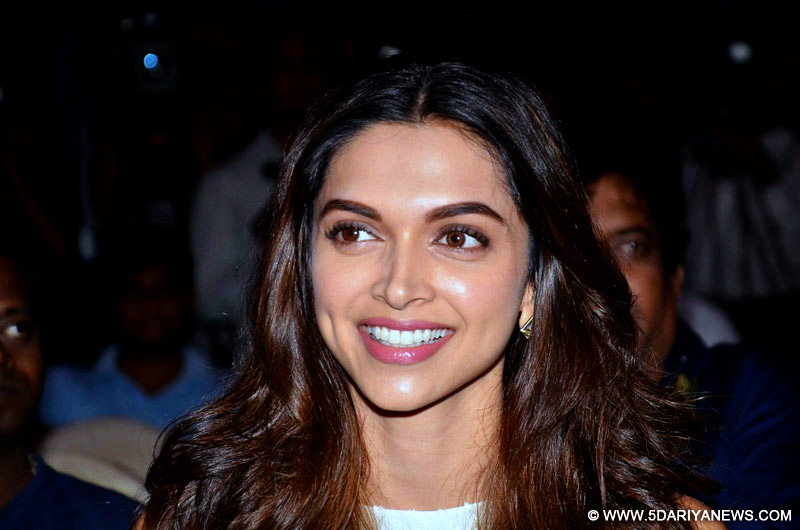 Uploads/2017/06/20/en-news-11520670-Deepika-Padukone-3.jpg