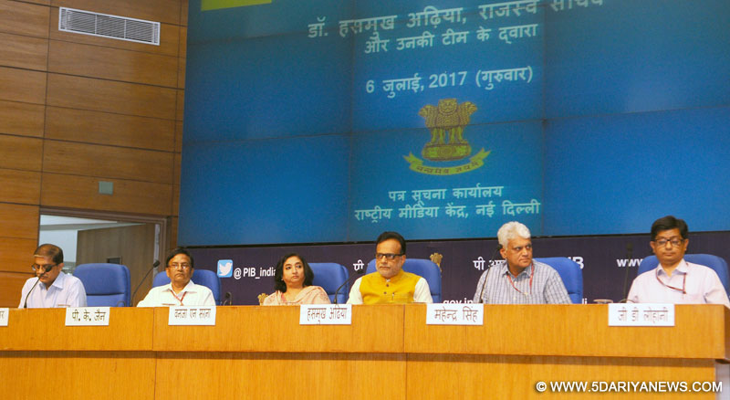 The Revenue Secretary, Dr. Hasmukh Adhia alongwith a team of officers of the Department of Revenue and Central Board of Excise & Customs (CBEC), at the Master Class on GST, at National Media Centre, in New Delhi on July 06, 2017.