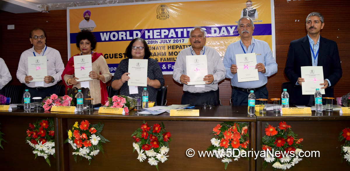 Brahm Mohindra, Health Minister and Dr. Sanjay Sarin Country Head FIND during signing of MoU