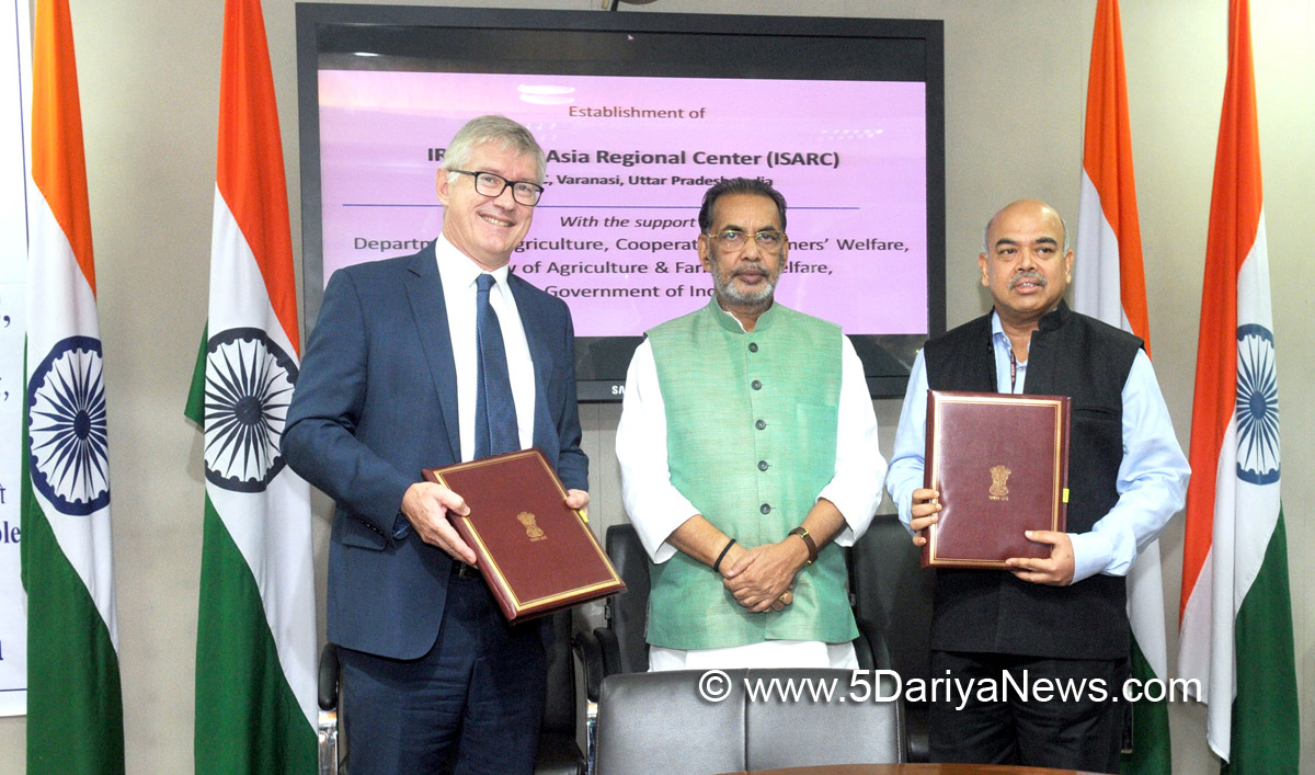 The Secretary, Ministry of Agriculture and Farmers Welfare, Shri S.K. Pattanayak and the Director General, International Rice Research Institute, Dr. Matthew Morell signed a Memorandum of Agreement, in the presence of the Union Minister for Agriculture and Farmers Welfare, Shri Radha Mohan Singh, in New Delhi on August 02, 2017. 