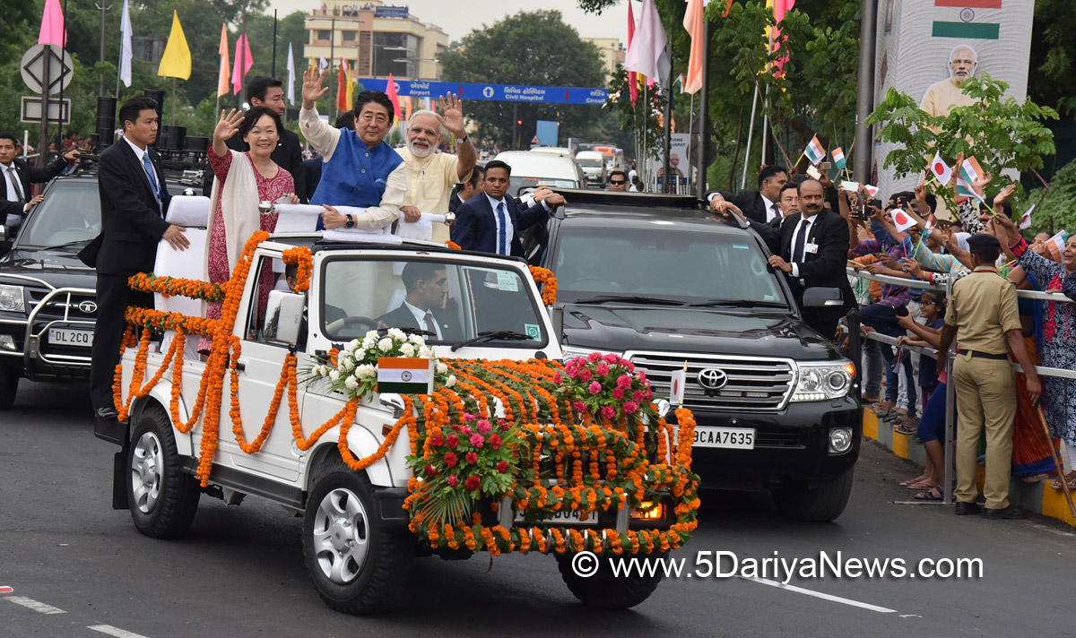   The Prime Minister, Shri Narendra Modi during the India Cultural Road Show organised in honour of the Prime Minister of Japan, Mr. Shinzo Abe, in Ahmedabad, Gujarat on September 13, 2017.