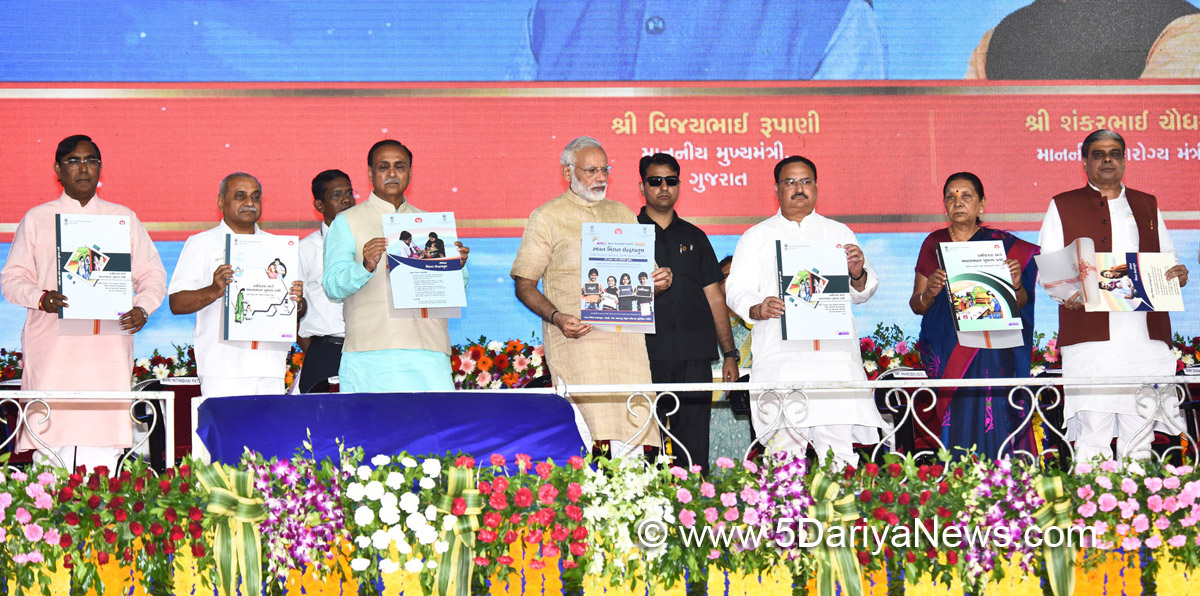 The Prime Minister, Shri Narendra Modi launching the Mission Intensified Indradhanush, at Vadnagar, in Gujarat on October 08, 2017. The Union Minister for Health & Family Welfare, Shri J.P. Nadda, the Chief Minister of Gujarat, Shri Vijay Rupani, the Minister of State for Mines and Coal, Shri Haribhai Parthibhai Chaudhary, the Deputy Chief Minister of Gujarat, Shri Nitinbhai Patel and other dignitaries are also seen.