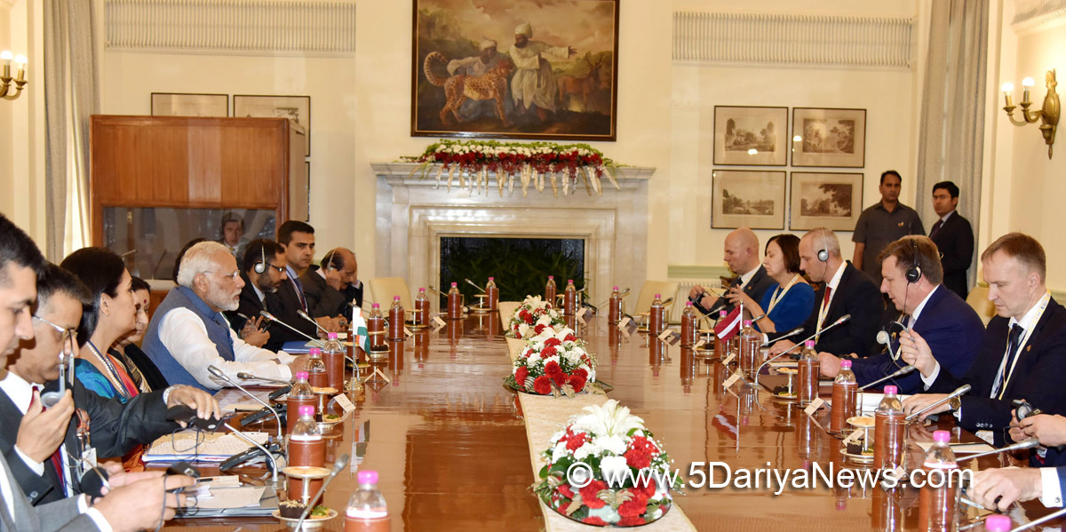 The Prime Minister, Shri Narendra Modi and the Prime Minister of the Republic of Latvia, Mr. Maris Kucinskis at the delegation level talks, at Hyderabad House, in New Delhi on November 03, 2017. 