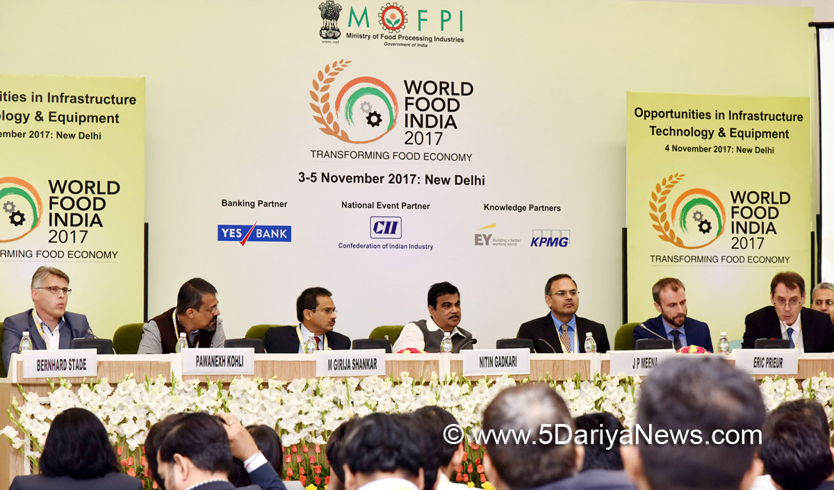 The Union Minister for Road Transport & Highways, Shipping and Water Resources, River Development & Ganga Rejuvenation, Shri Nitin Gadkari at the World Food India 2017 Conference on the “Opportunities in Infrastructure Technology & Equipment”, in New Delhi on November 04, 2017. 