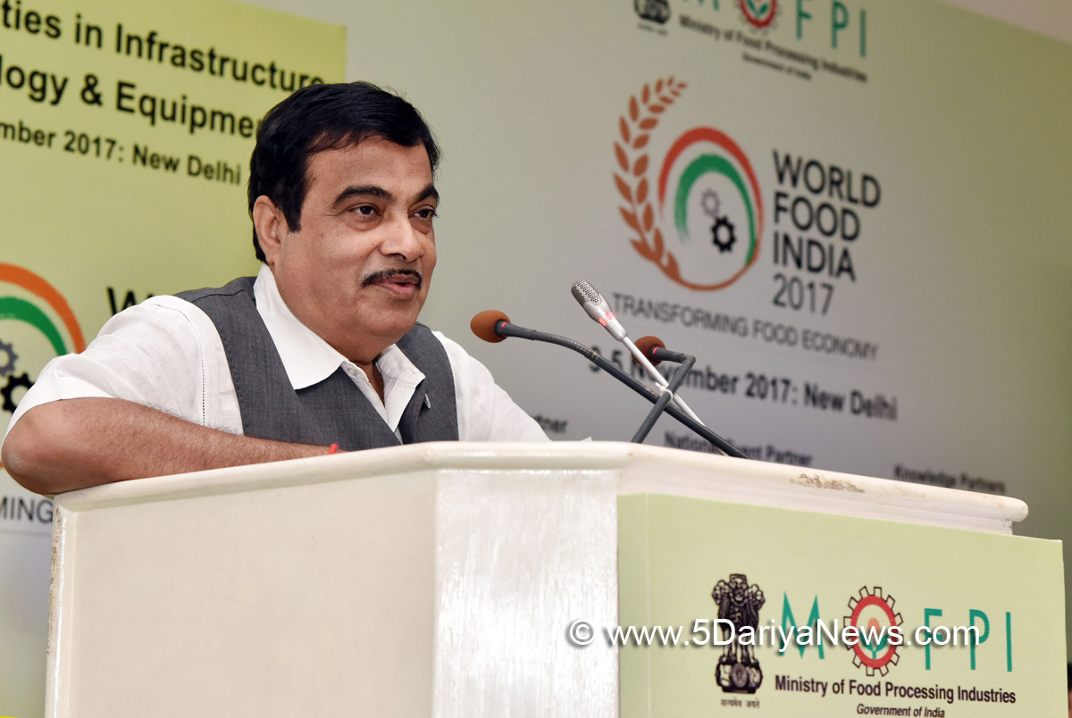 The Union Minister for Road Transport & Highways, Shipping and Water Resources, River Development & Ganga Rejuvenation, Shri Nitin Gadkari addressing the World Food India 2017 Conference on the “Opportunities in Infrastructure Technology & Equipment”, in New Delhi on November 04, 2017. 