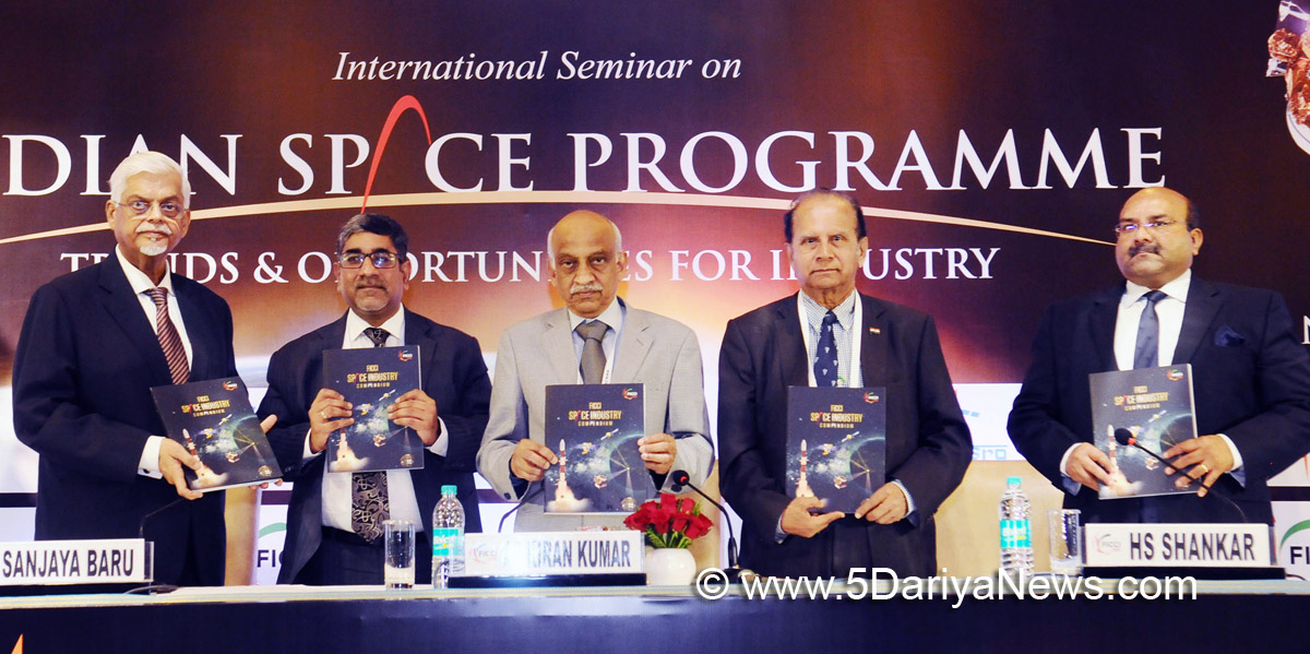 The Secretary, Department of Space, Chairman, Space Commission and Chairman, Indian Space Research Organisation (ISRO), Shri Kiran Kumar releasing the Compendium on Indian Space Industry, at the inauguration of the International Seminar on Indian Space Programme : ‘Trends and Opportunities for Industry’, in New Delhi on November 20, 2017.