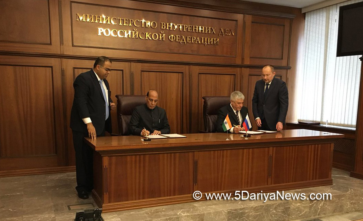 The Union Home Minister, Shri Rajnath Singh and the Minister for Internal Affairs of the Russian Federation, Mr. Vladimir Kolokolstsev signing an Agreement on Cooperation between Ministry of Home Affairs, India and Ministry of Interior of Russian Federation, in Moscow on November 27, 2017.