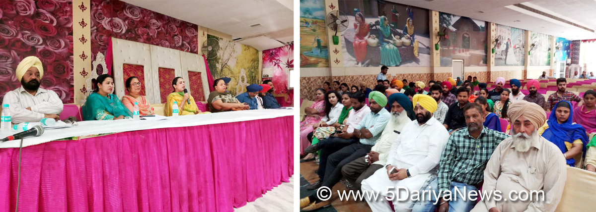 ਐਸ.ਡੀ.ਐਮ.ਖਰੜ ਅਮਨਿੰਦਰ ਕੌਰ ਬਰਾੜ ਡੋਪੋ ਮੁਹਿੰਮ ਤਹਿਤ ਗਰਾਊਡ ਲੈਵਲ ਟਰੇਨਰਾਂ ਨੂੰ ਸੰਬੋਧਨ ਕਰਦੇ ਹੋਏ। 