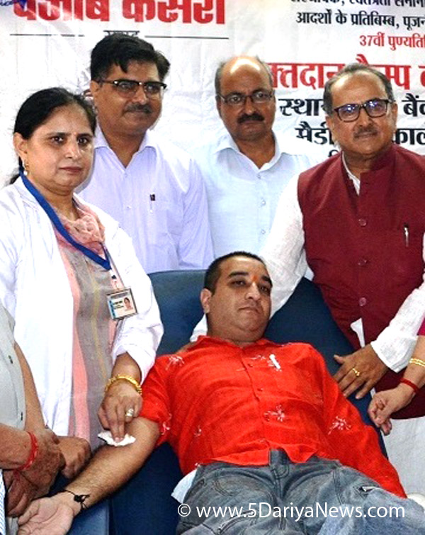 अध्यक्ष डॉ निर्मल सिंह ने रक्तदान शिविर का उद्घाटन किया