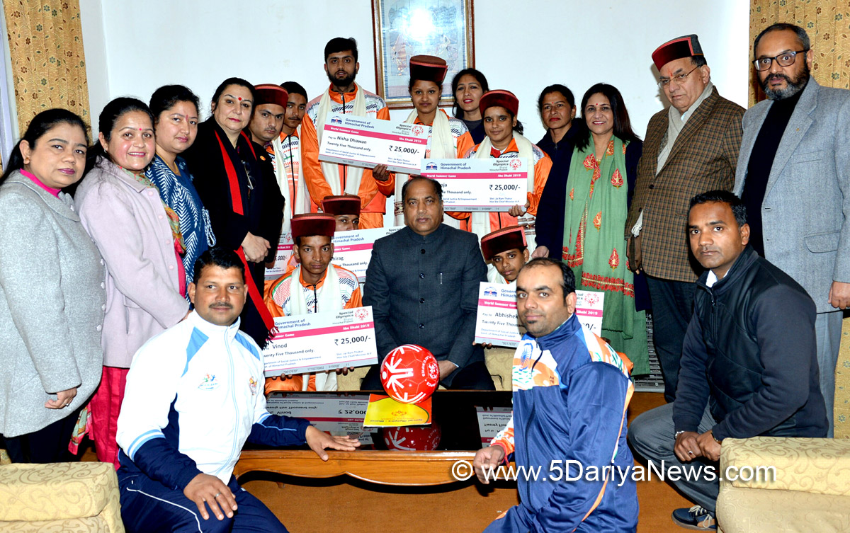  Chief Minister Jai Ram Thakur with special students of the State at Oak Over in Shimla  on 28 February 2019
