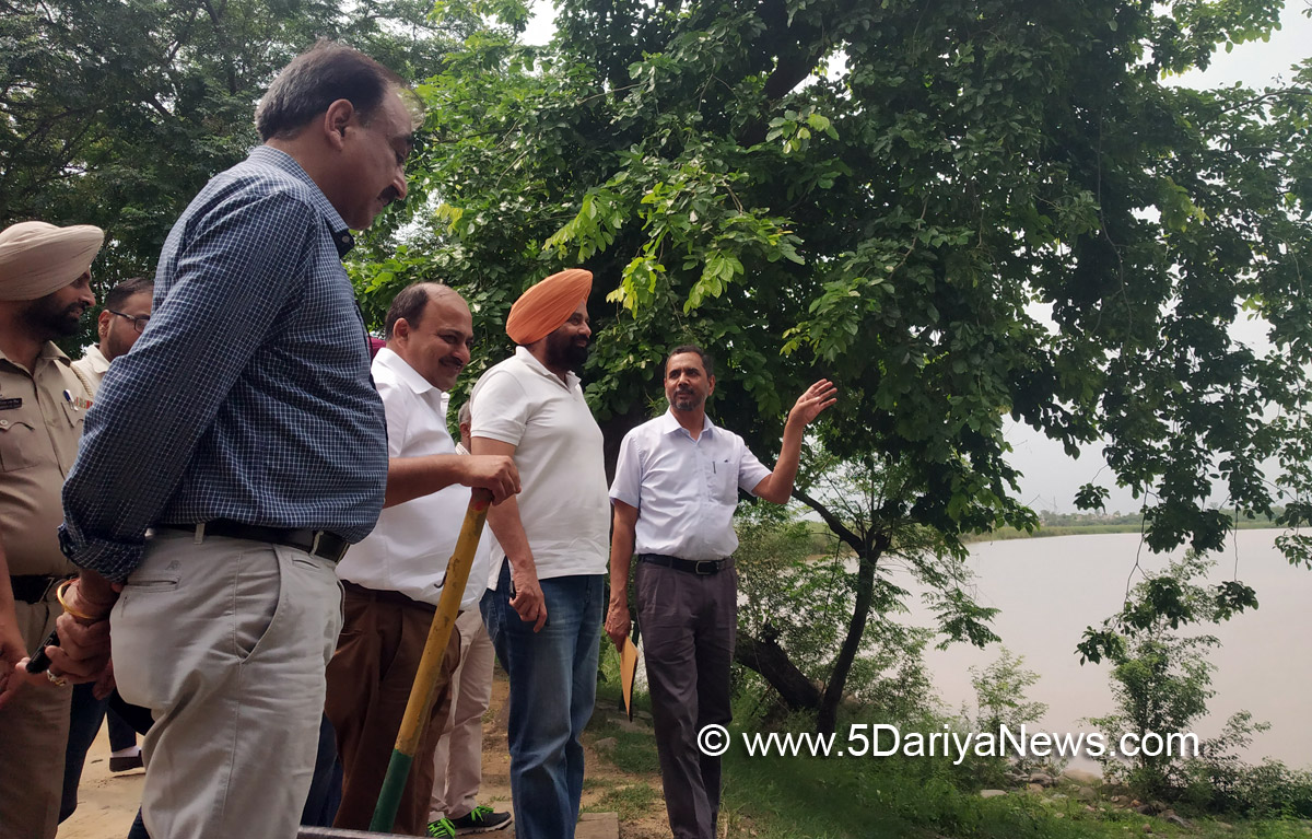 Punjab Water Resources Minister Sarkaria visits Sutlej, Beas and Drains to take stock of situation
