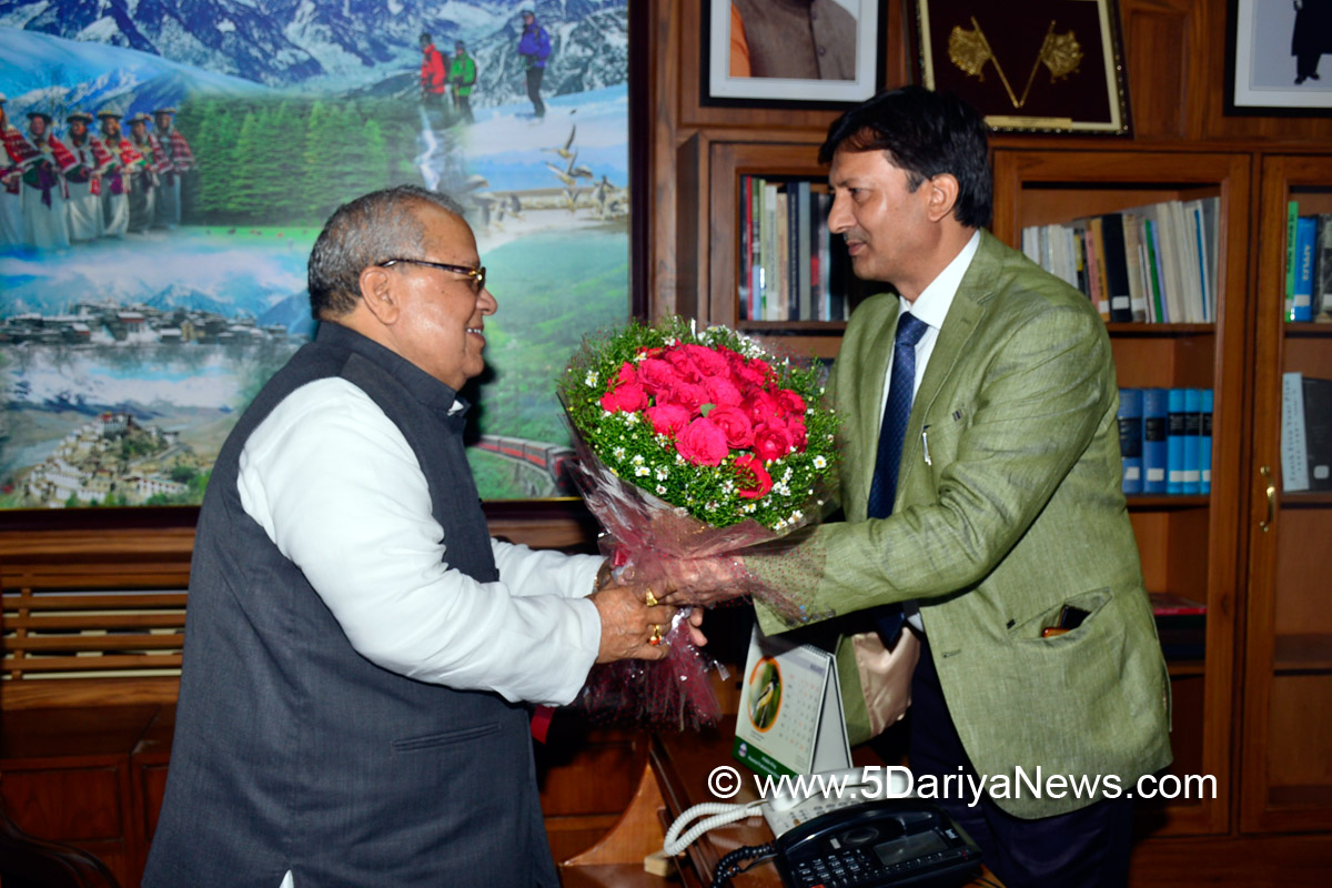 	HPU VC apprises Governor about various activities of University